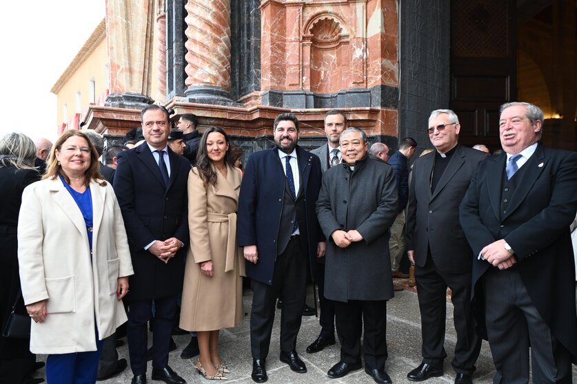 El presidente de la Comunidad, Fernando López Miras, asistió a la eucaristía de clausura del Año Jubilar de la Santísima y Vera Cruz de Caravaca de la Cruz 2024. (CARM)