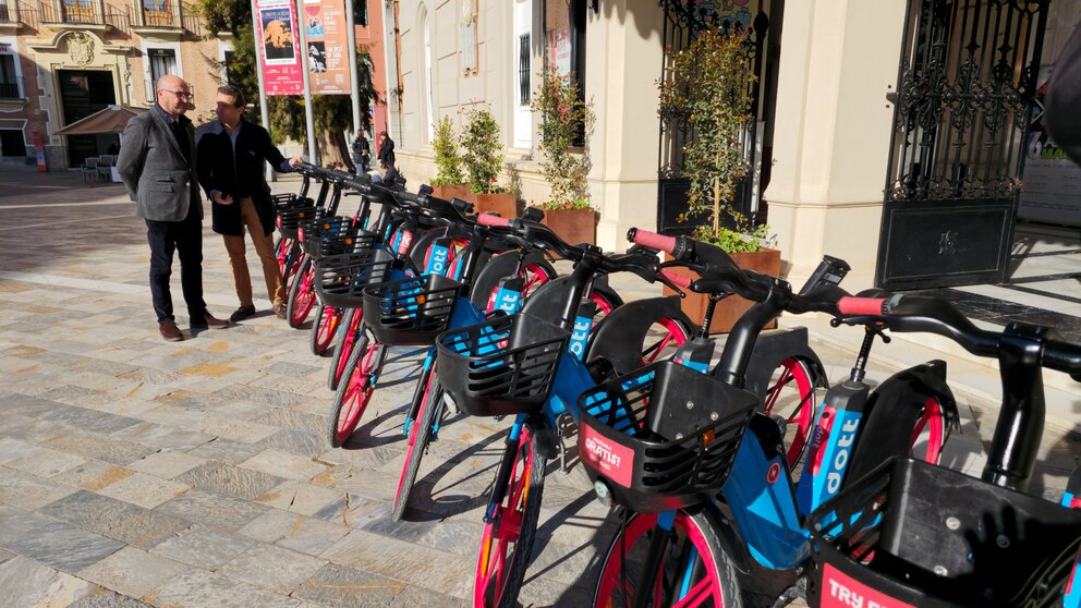 Presentación del proyecto piloto de bicicletas eléctricas de alquiler en Murcia. (Ayuntamiento de Murcia)