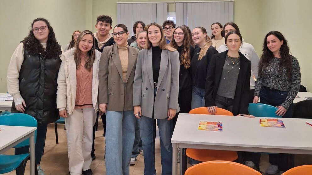 La directora general de Juventud, Carmen María Muñoz, asistió en Los Alcázares a la inauguración del curso de monitor de tiempo libre. (CARM)