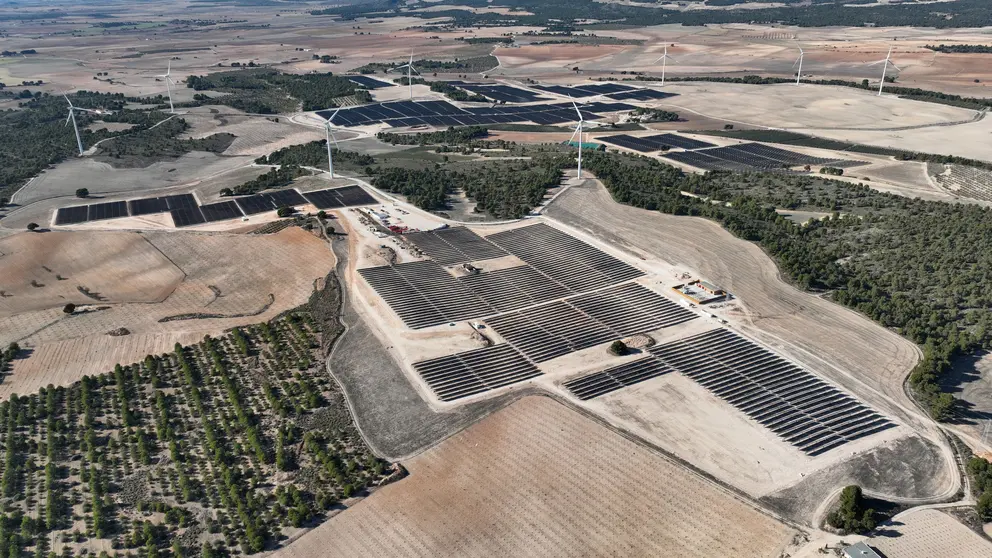 Imagen aérea de la planta fotovoltaica. (Atrevia)