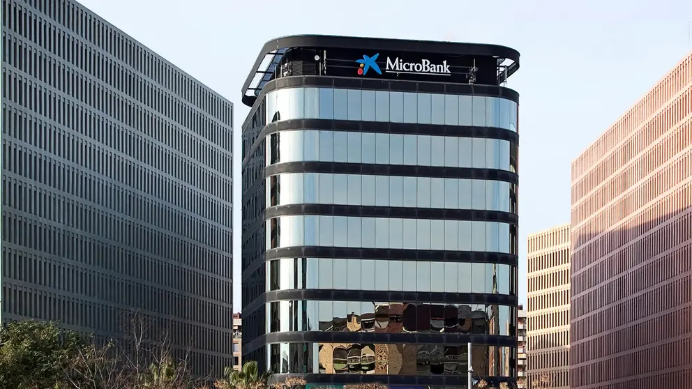 Imagen de un edificio de MicroBank. (CaixaBank)