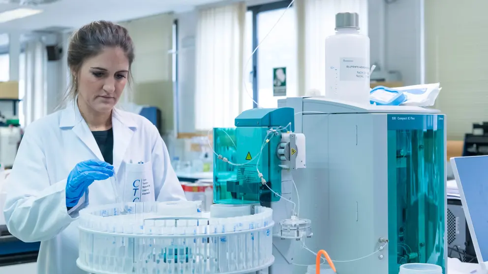 Técnico del CTNC en el laboratorio. (CTNC)