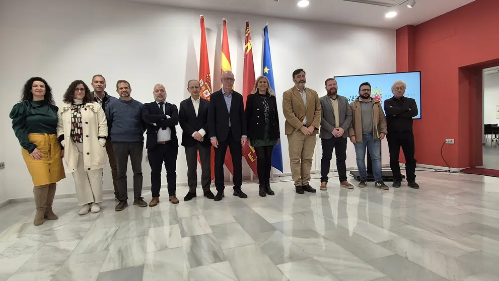 Foto de familia durante la presentación de 'Llamada a Proyectos Circulares'. (Ayuntamiento de Murcia)