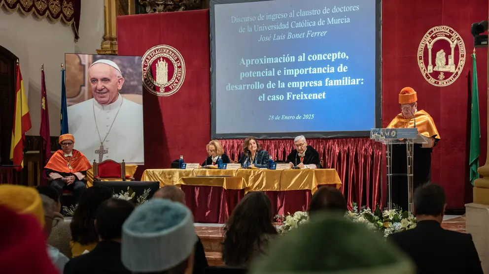 José Luis Bonet, Doctor Honoris Causa por la UCAM. (UCAM)