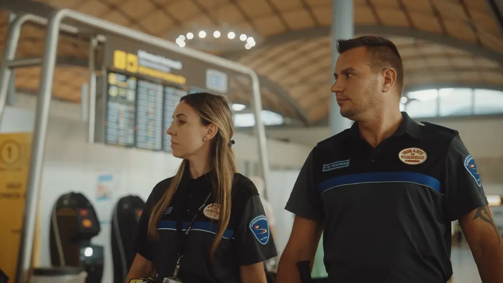 Vigilantes de seguridad de Grupo Sureste en Barajas. (Grupo Sureste)