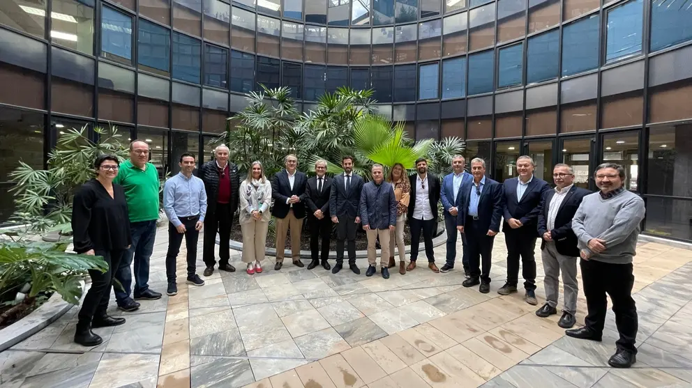 El secretario general de la Consejería de Fomento e Infraestructuras, José Francisco Lajara, con el resto de miembros del Jurado de los X Premios de Calidad en la Edificación. (CARM)