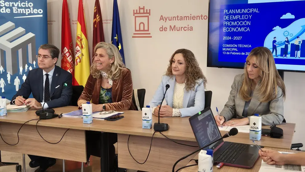 Imagen de la reunión de la Comisión Técnica Municipal del Plan Municipal de Empleo y Promoción Económica 2024-2027. (Ayuntamiento de Murcia)