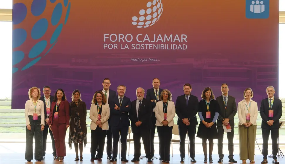 Directivos de Cajamar y principales responsables de empresas líderes y expertos en el Foro Cajamar por la Sostenibilidad. (Cajamar)