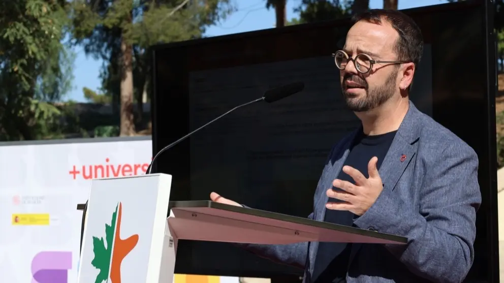 Pedro Jiménez Guerrero inaugura con su charla sobre la contaminacioìn atmosférica las actividades de febrero de ODSesiones de la UMU. (Universidad de Murcia)