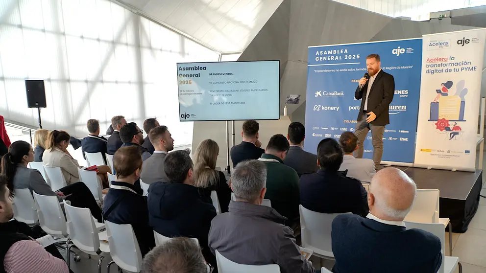 Un momento de la Asamblea General 2025 de AJE Región de Murcia en el Vivero de Empresas de Archena. (AJE Región de Murcia)