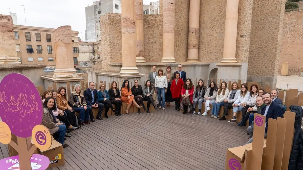 Imagen de la primera experiencia taller de este programa, celebrada en el Teatro Romano. (Ayuntamiento de Cartagena)