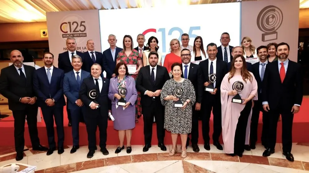 Imagen de la edición pasada de los premios en la celebración de la Noche de la Economía Murciana 2024. (Cámara de Comercio de Murcia)