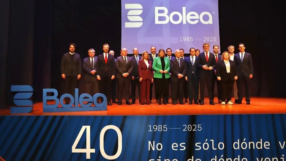 Foto de familia durante la celebración del evento. (BIA3 Consultores)