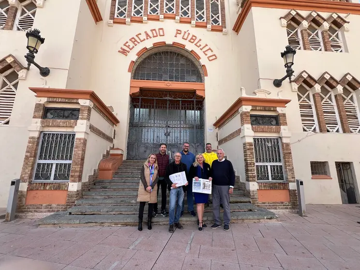 La concejal y teniente de alcalde de Hacienda, Contratación y Proyectos Europeos, Tere López ha visitado junto a representantes de la empresa adjudicataria las instalaciones del Mercado Público de La Unión.