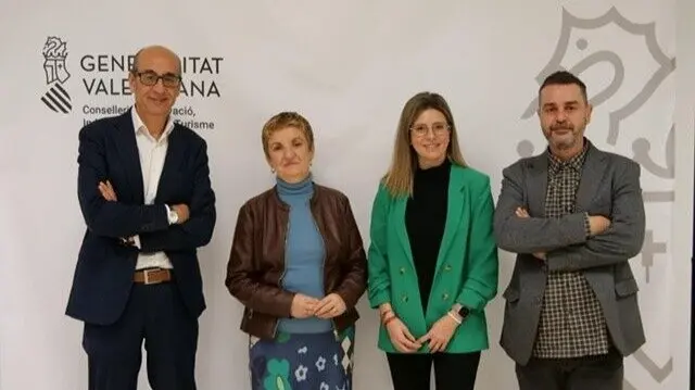 Foto de familia tras la reunión celebrada en Alicante. (Grupo Carrillo)