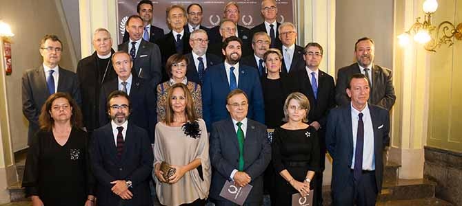 Los Padres Del Estatuto De Autonomia Premio Laurel De Murcia Extraordinario Murciadiario El Diario Economico De Murcia Economia Empresas Asociaciones Region De Murcia